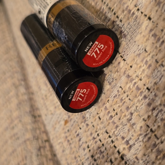 REVLON BRAND WOMEN'S SUPER LUSTROUS LIPSTICK BUNDLE OF 2 - Picture 5 of 7